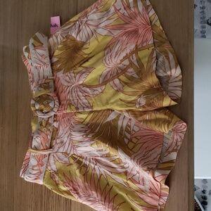 Tahari Floral Linen Shorts. NWT